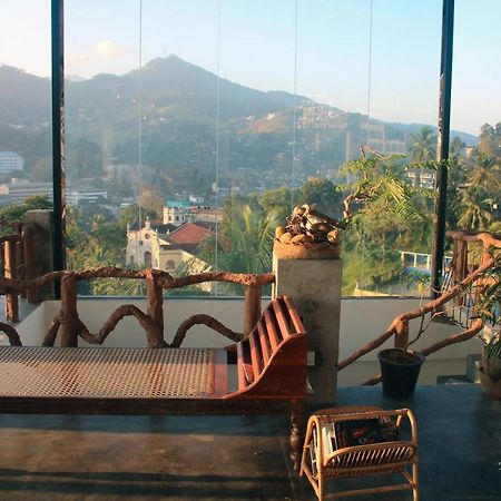 Square Peg Bed and Breakfast Kandy Buitenkant foto